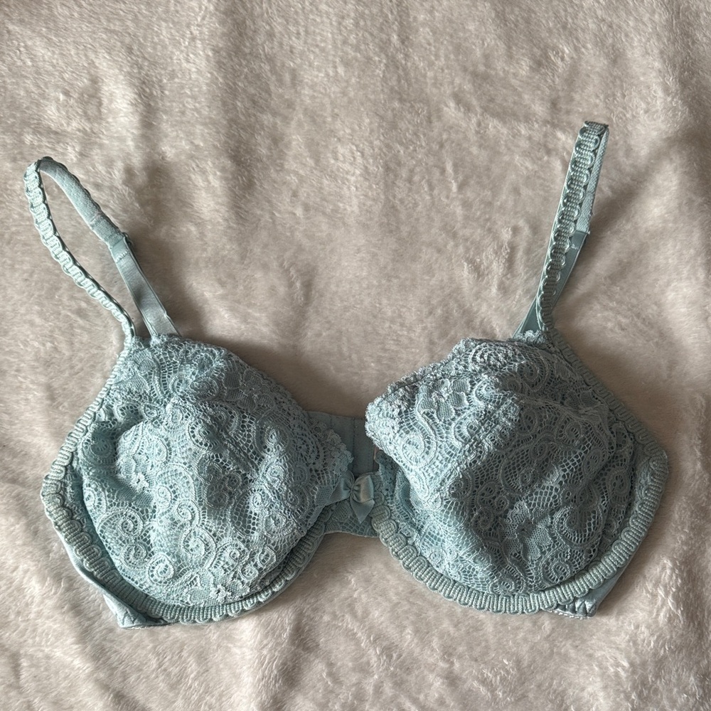 Victorias Secret embroidered bra (38D)